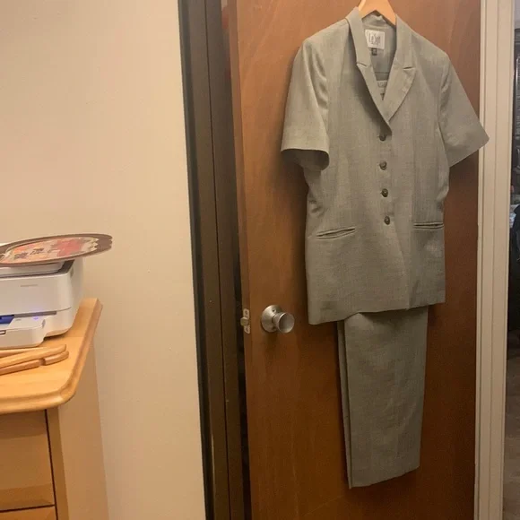 Le Suit Womens Pantsuit Size:14P - Picture 1 of 4